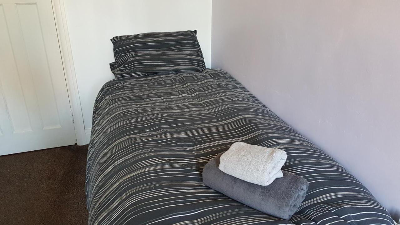 Private Rooms Just 19 Minutes From Central London Northfleet Exterior foto